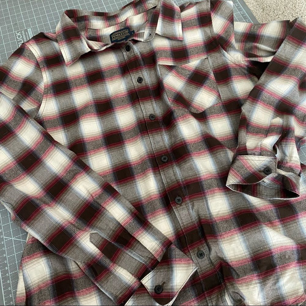 Pendleton Flannelbutton Down - image 8